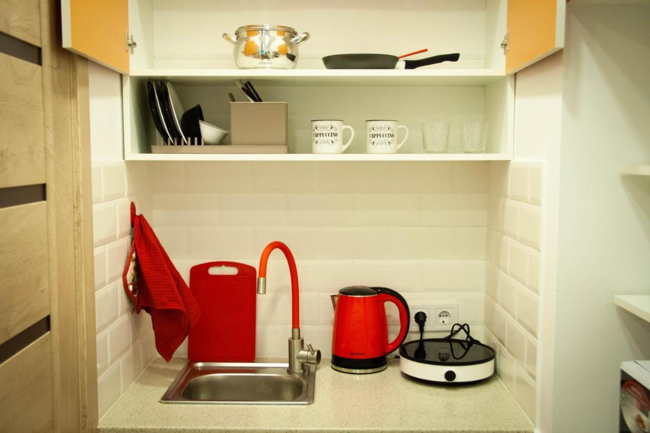 Світло Цілодобово Apartments In The City Center Lviv Bagian luar foto