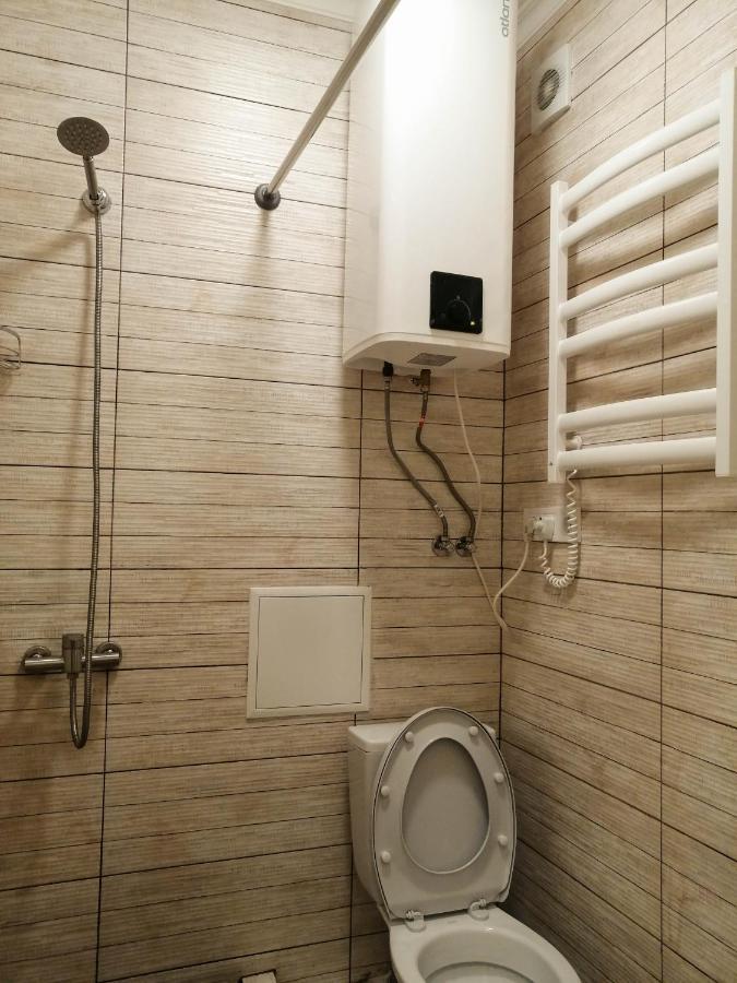 Світло Цілодобово Apartments In The City Center Lviv Bagian luar foto