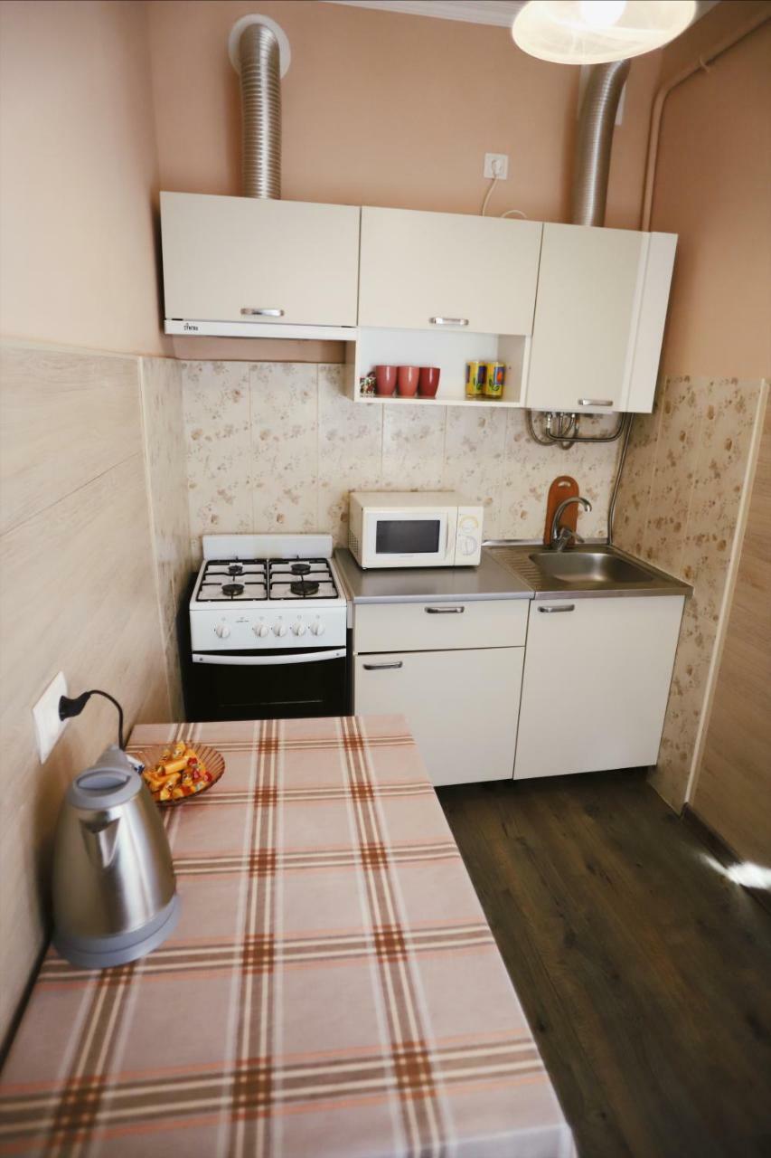 Світло Цілодобово Apartments In The City Center Lviv Bagian luar foto
